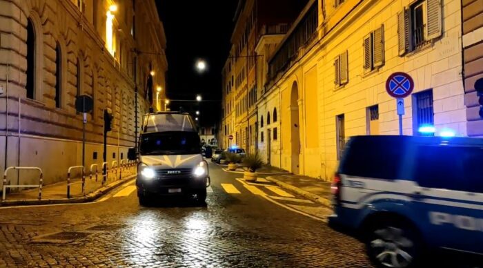 Roma. Operazione Cardé: sei arresti tra i clan Casamonica/Di Silvio. Dalle violenze del Roxy Bar alle estorsioni aggravate dal metodo mafioso