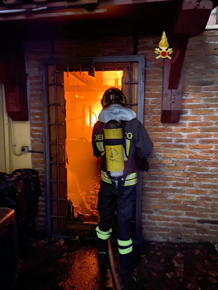roma incendio ristorante via ostiense