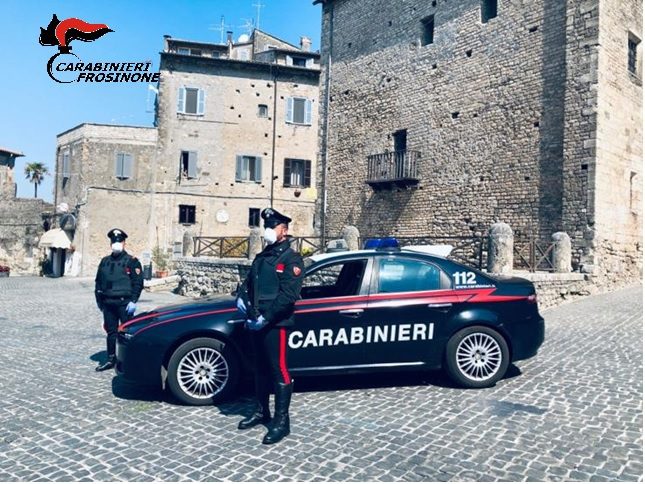 Anagni, 38enne danneggia arredi e vasi del Centro Storico: era ubriaco