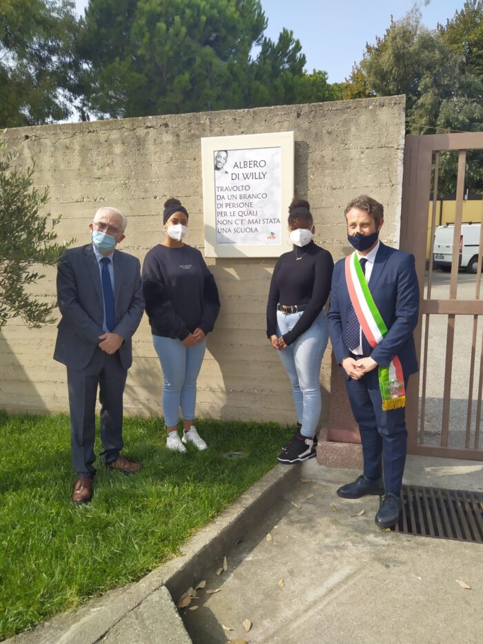 Denominato un albero di ulivo in onore di Willy in una scuola di Polistena