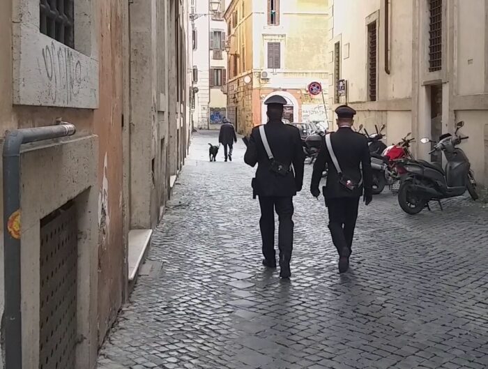 Roma. Ladre sorprese a rubare a Termini e Corso Vittorio Emanuele II