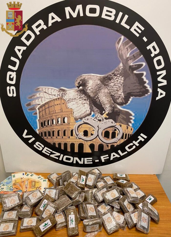 Pietralata, italiano 28enne sorpreso con 6 kg e mezzo di hashish e quasi mille euro in contanti