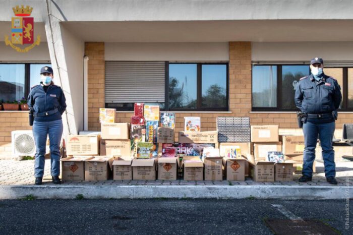 Ostia. Maxi sequestro di "botti": rinvenuti 500 kg di fuochi d'artificio in un garage