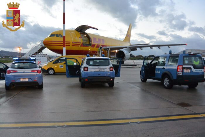 Ciampino. Scortati dalla Polizia di Stato ulteriori lotti vaccinali, destinati alle strutture sanitarie di Lazio, Abruzzo, Calabria e Sicilia