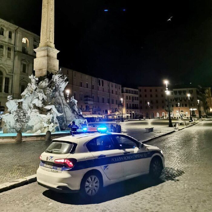 Roma, Polizia Locale VS Raggi: prosegue lo scontro. Stavolta il problema è il "pasticcio dei gradi"