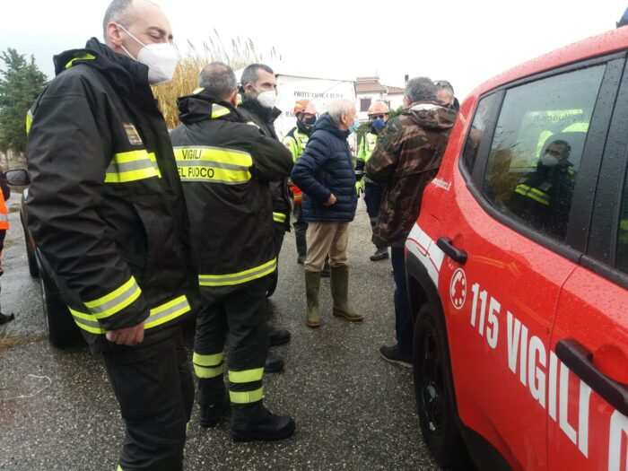 tivoli esondazione aniene evacuate persone