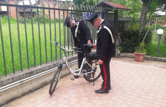 Esquilino ruba bicicletta costosa