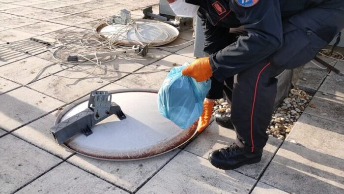 San Basilio, centinaia di dosi di droga sequestrate in una terrazza condominiale