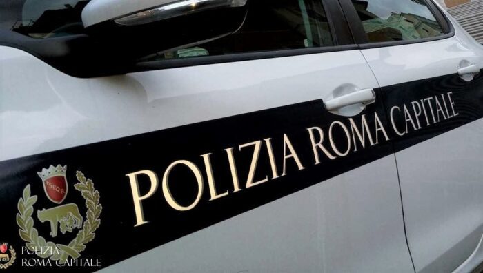 Roma Fermato per controllo inveisce contro agenti arrestato