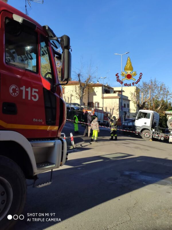 Monte Porzio Catone, incidente e intervento dei soccorsi: motrice di un camion ha urtato due auto