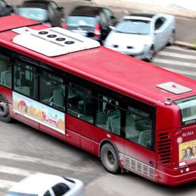 Roma, conducente ATAC aggredito da un pedone: è codice rosso