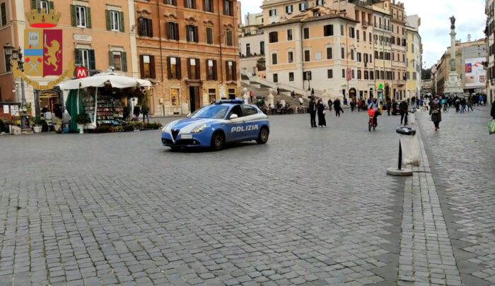 roma controlli distanziamento vie centro