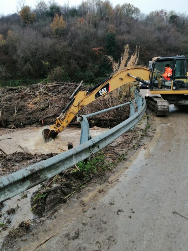 Maltempo a Tivoli: ripulito l'alveo di fosso San Vittorino. Rientra il pericolo dell'ondata di piena