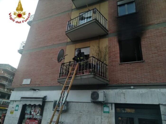 gianicolense incendio abitazione evacuati appartamenti