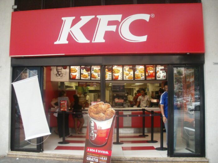 Posizioni aperte in KFC: quali sono e come candidarsi. Possibilità anche a Roma