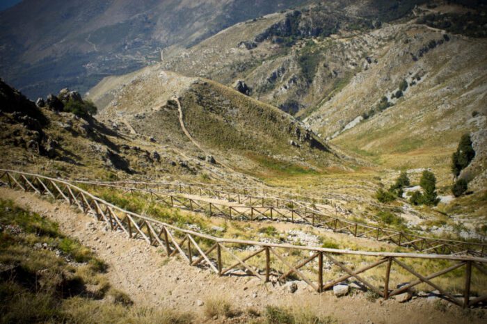 Pastena, 21enne si perde durante una passeggiata nei boschi dei Monti Aurunci a San Martino di Lenola: ecco come è finita la disavventura