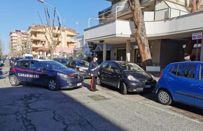 Ladispoli. Viene licenziato dalla donna che accudiva e tenta di dare fuoco alla casa: arrestato badante