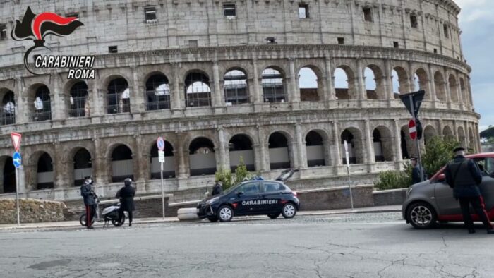 Roma. Sfruttavano minorenni per borseggi nel centro della Capitale: 64 persone indagate