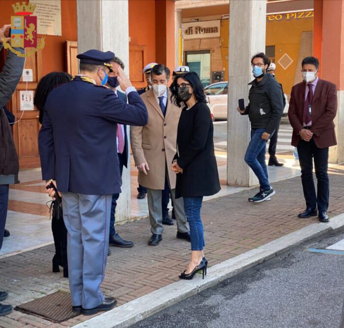 Colleferro. La Ministra delle Politiche Giovanili Dadone ha incontrato gli agenti della Polizia di Stato che hanno fermato i responsabili dell'aggressione di sabato scorso