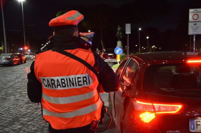 san lorenzo alt controlli scappa sbatte marciapiede