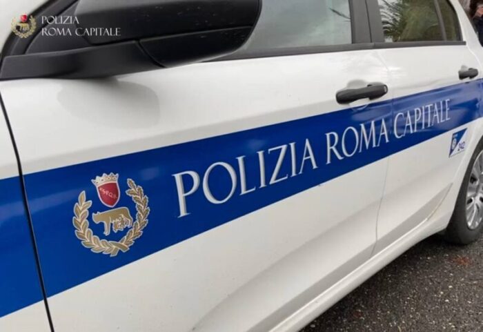 pigneto arrestato 40enne acquistava sigarette e dolciumi con carte di credito rubate