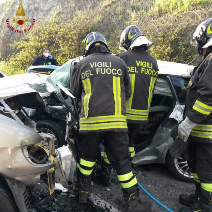 incidente paliano auto furgone oggi 23 aprile 2021