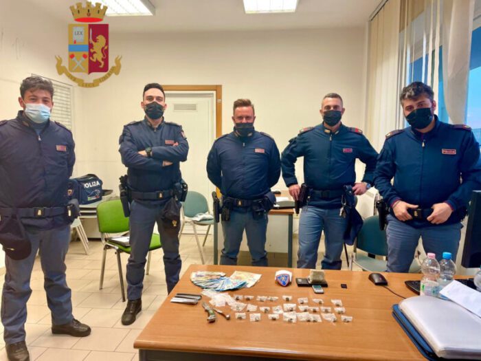 ostia hashish bilancini coltello arrestato giovane