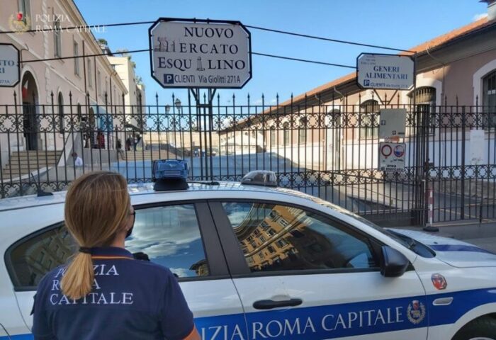 Mercato Esquilino area alimentare chiusa carenze igienico sanitarie