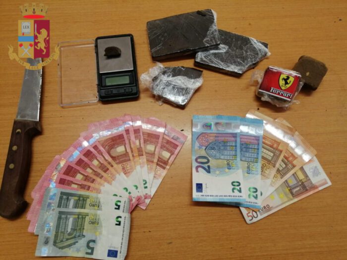 periferia roma sequestrata droga soldi contanti