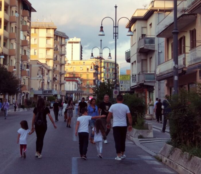 Frosinone, da domenica 2 maggio tornano le isole pedonali con "A passeggio per 2 km"