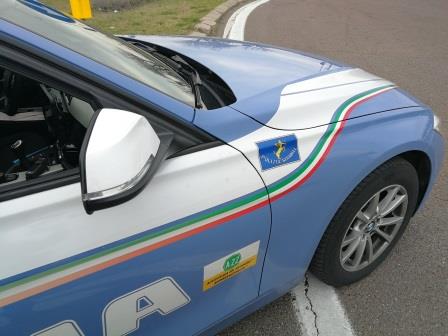 A1, casello Anagni. Rubano due auto ma uno di loro rimane senza carburante: fermati i conducenti