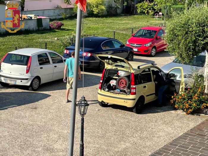 Lido di Ostia, spedizione punitiva: due giovani aggrediti e picchiati da sei persone