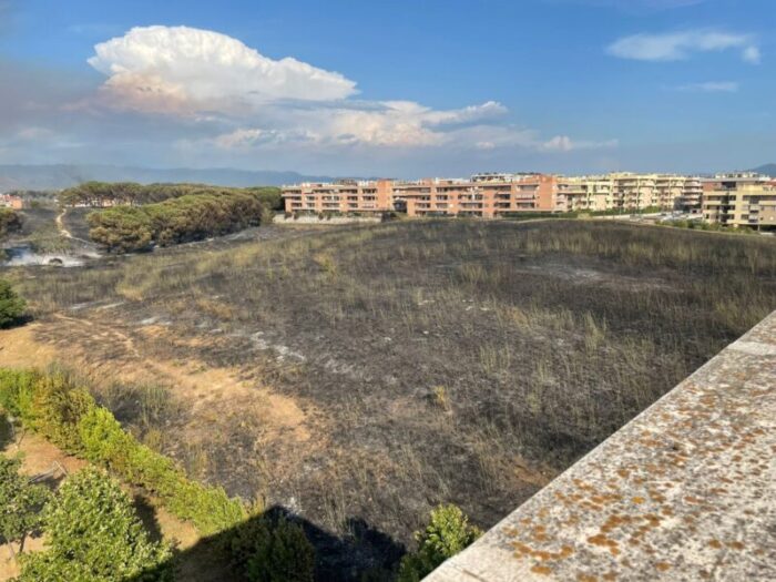 incendio roma est colle degli abeti