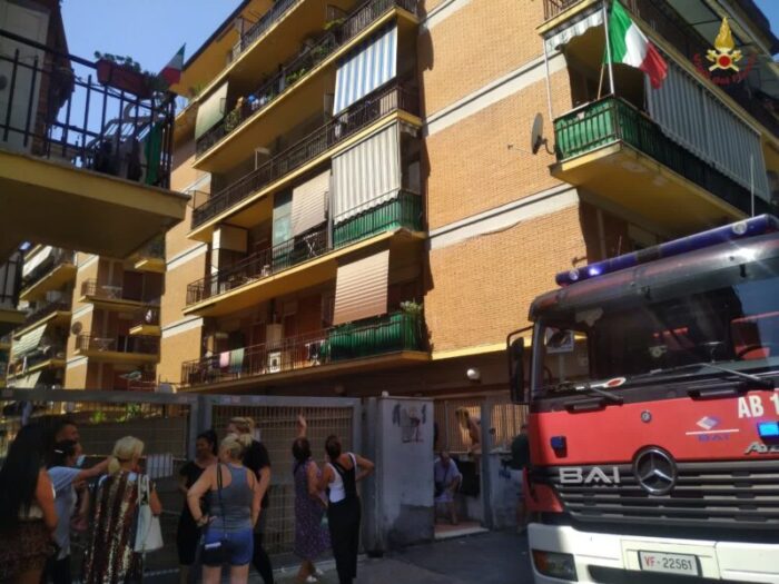 ostia incendio mansarda via forni