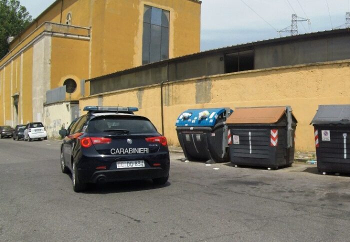 Quarticciolo, guida con patente contraffatta poiché mai conseguita: in auto aveva anche oggetti pericolosi