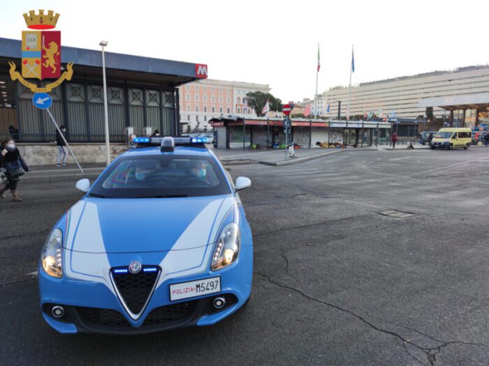 Aggressione a un viaggiatore e donna scomparsa ritrovata a Termini: alcune delle ultime operazioni nelle stazioni