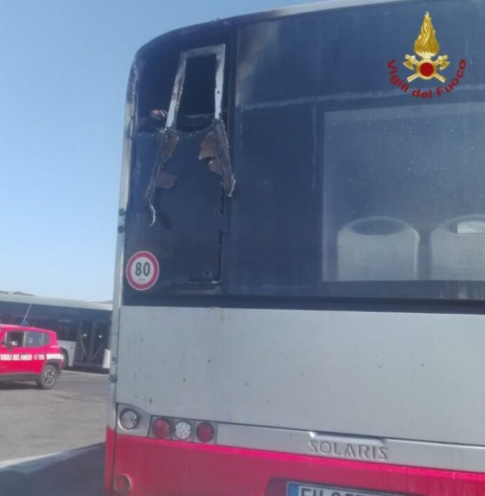 collatino bus in fiamme stamattina 20 luglio 2021