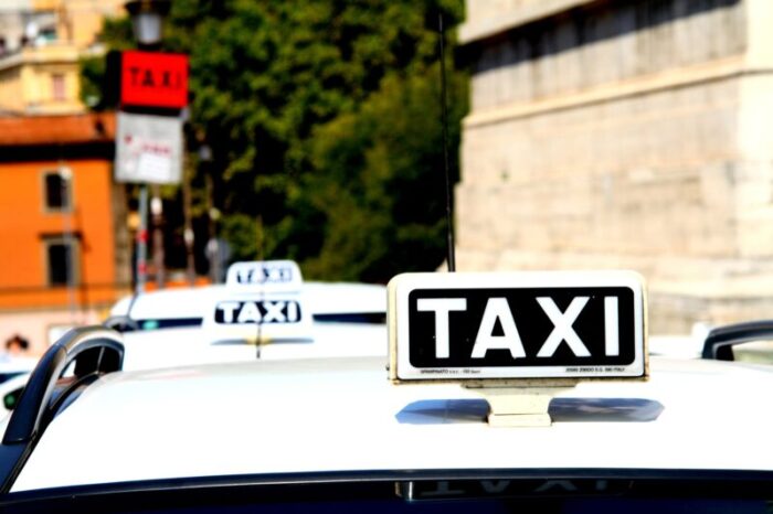 Codacons Taxi introvabili Roma esposto comunicato stampa