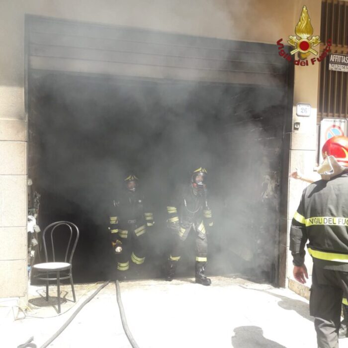 nettuno incendio garage palazzina