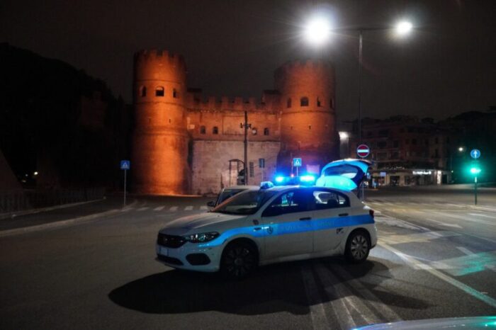 Ostiense. Scippa una borsa e tenta la fuga: arrestato 24enne