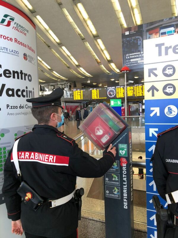 Roma Termini. Rubò un defibrillatore dalla stazione: arrestato