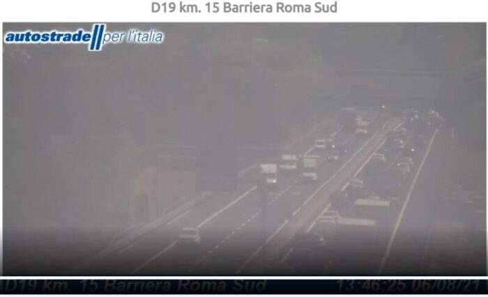 A1 incidente tra Roma Sud e Monte Porzio Catone oggi 6 agosto 2021 autostrada