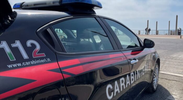 Ferentino, 48enne del luogo oppone resistenza al controllo: aveva con sé (poca) cocaina