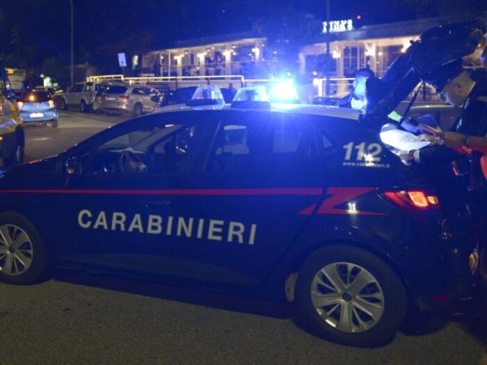 Aquino, giovanissimi fermati a un controllo e trovati in possesso di uno sfollagente telescopico: nei guai un 23enne di Piedimonte San Germano e due ragazzi di Castrocielo