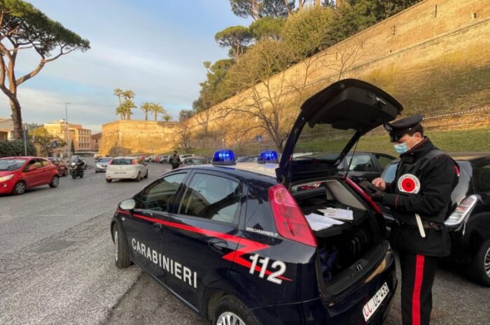 Gianicolense, due arresti per detenzione e spaccio di stupefacenti. Multe ad esercizi commerciali non a norma