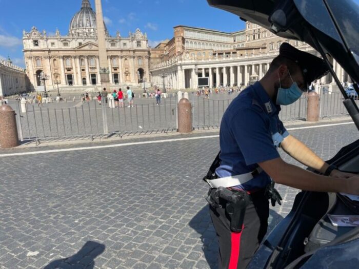 Roma commercio ambulante accattonaggio sanzioni denunciati