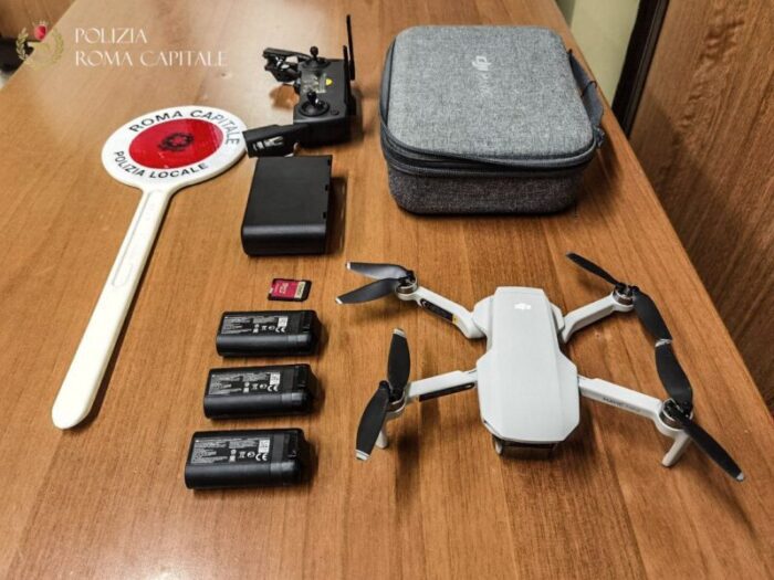 roma denunciato turista sequestrato drone