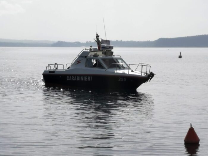 Bracciano. Velista disperso nel lago a causa della bonaccia: intervengono i Carabinieri