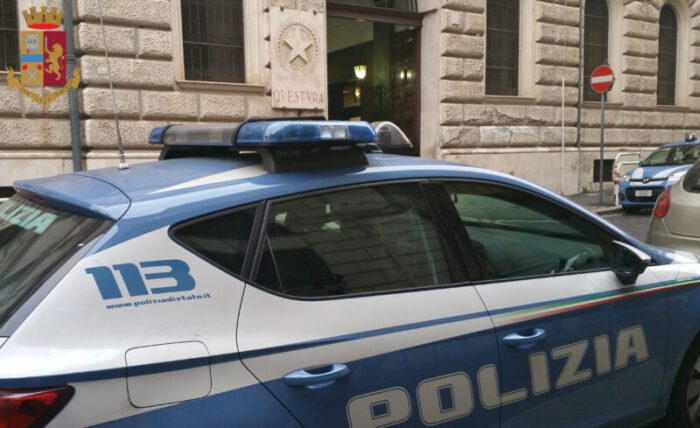 Roma, merce avariata nei locali del Centro: multate due attività a Piazza Navona