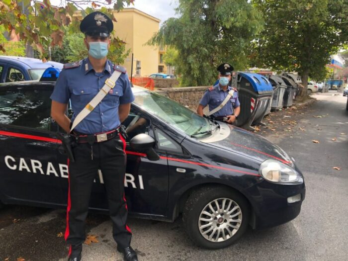 trullo aggrediscono uomo calcinacci strada